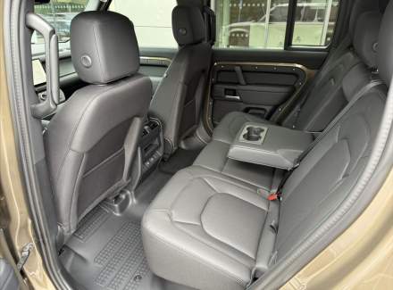 Land Rover - Defender