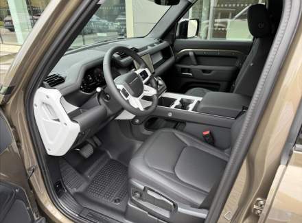 Land Rover - Defender