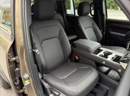 Land Rover - Defender