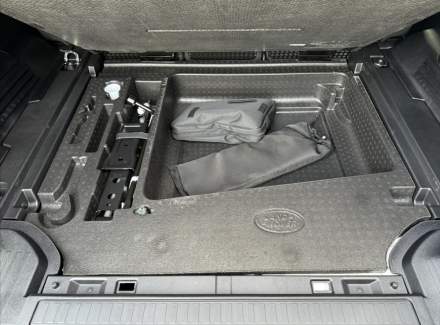 Land Rover - Defender