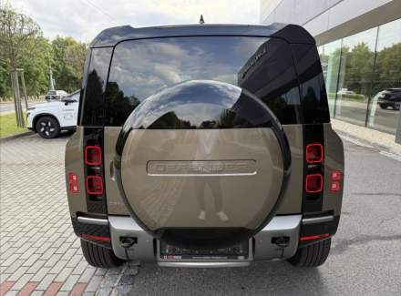 Land Rover - Defender