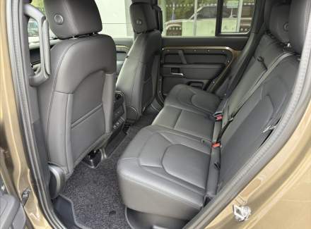 Land Rover - Defender