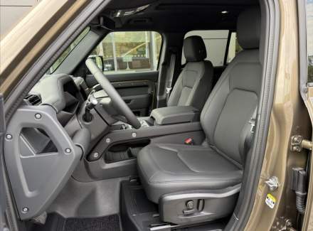 Land Rover - Defender