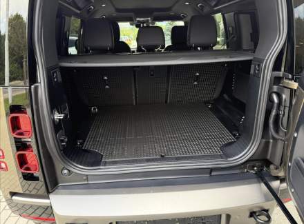 Land Rover - Defender