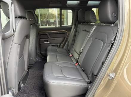 Land Rover - Defender