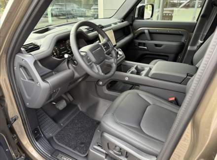 Land Rover - Defender