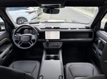 Land Rover - Defender