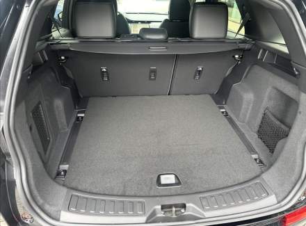 Land Rover - Discovery Sport