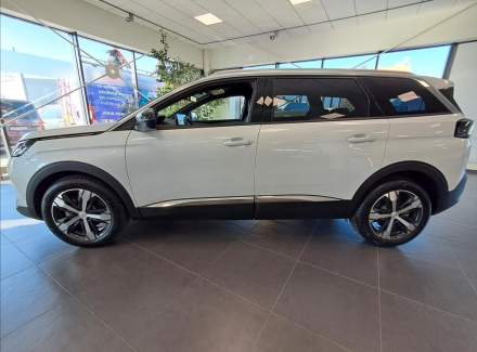 Peugeot - 5008