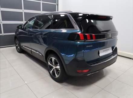Peugeot - 5008