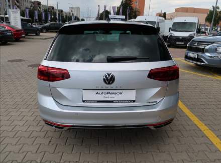 Volkswagen - Passat