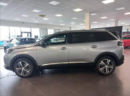 Peugeot - 5008