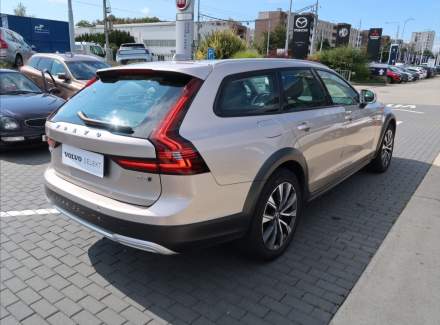 Volvo - V90