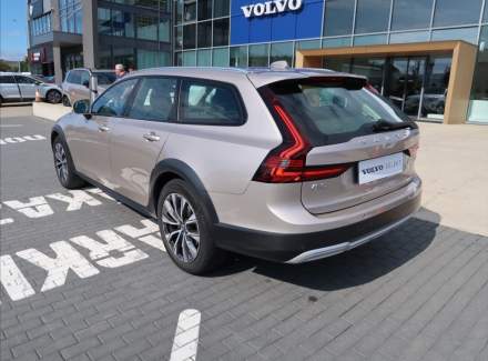 Volvo - V90