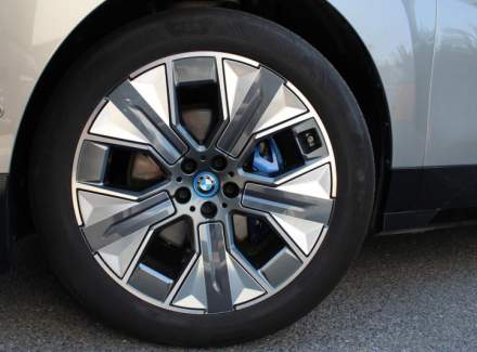 BMW - iX