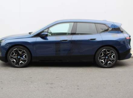 BMW - iX