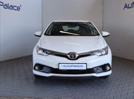 Toyota - Auris