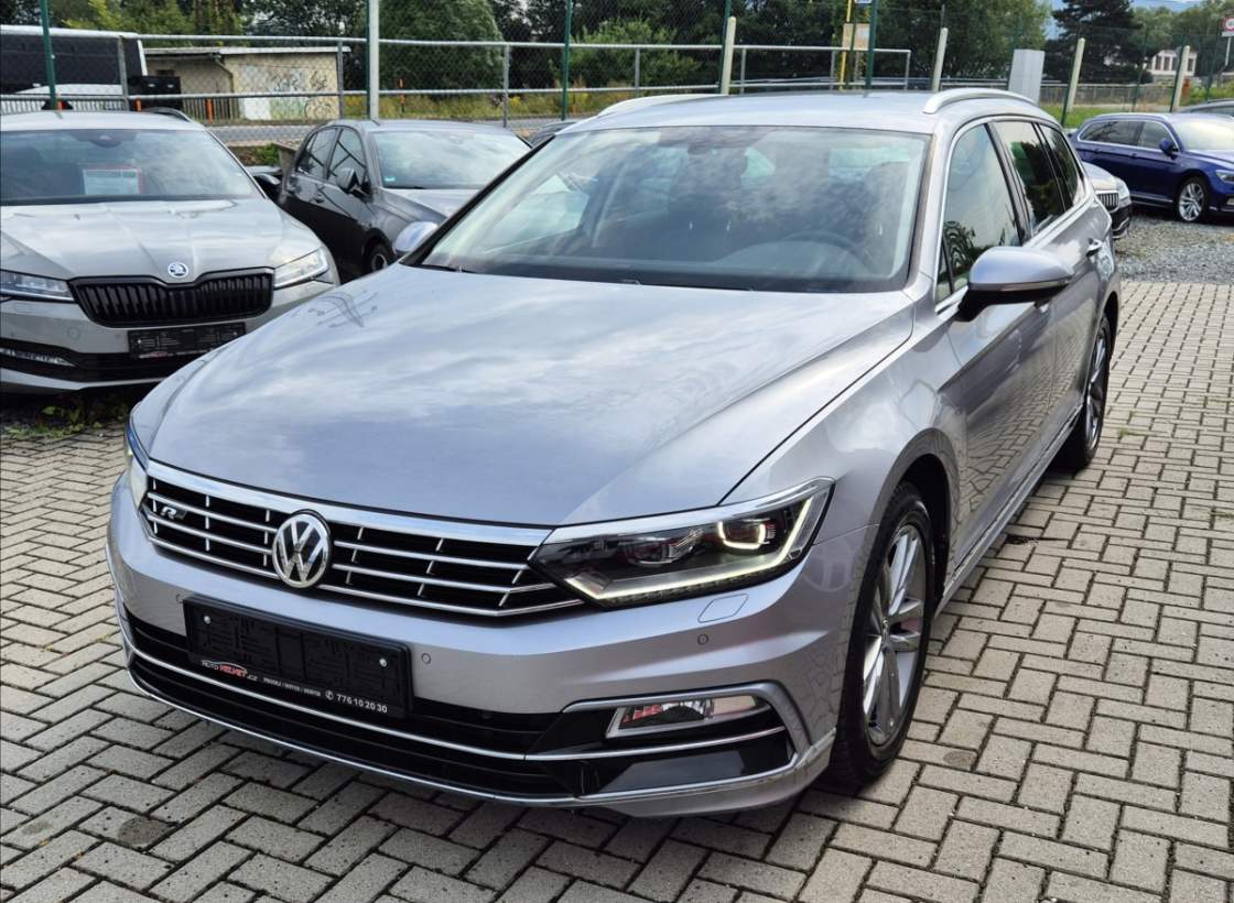 Volkswagen - Passat