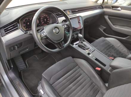 Volkswagen - Passat