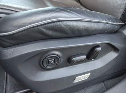 Volkswagen - Touareg