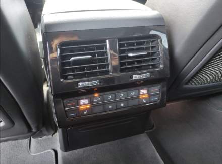 Volkswagen - Touareg