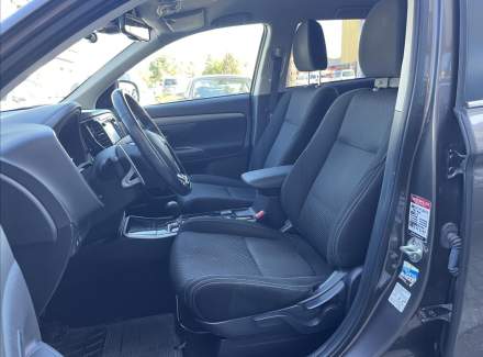 Mitsubishi - Outlander