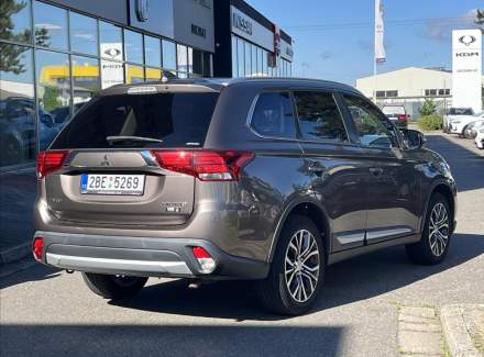 Mitsubishi - Outlander