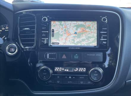 Mitsubishi - Outlander