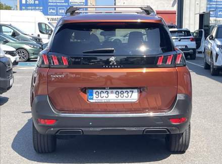 Peugeot - 5008