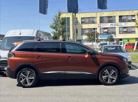 Peugeot - 5008