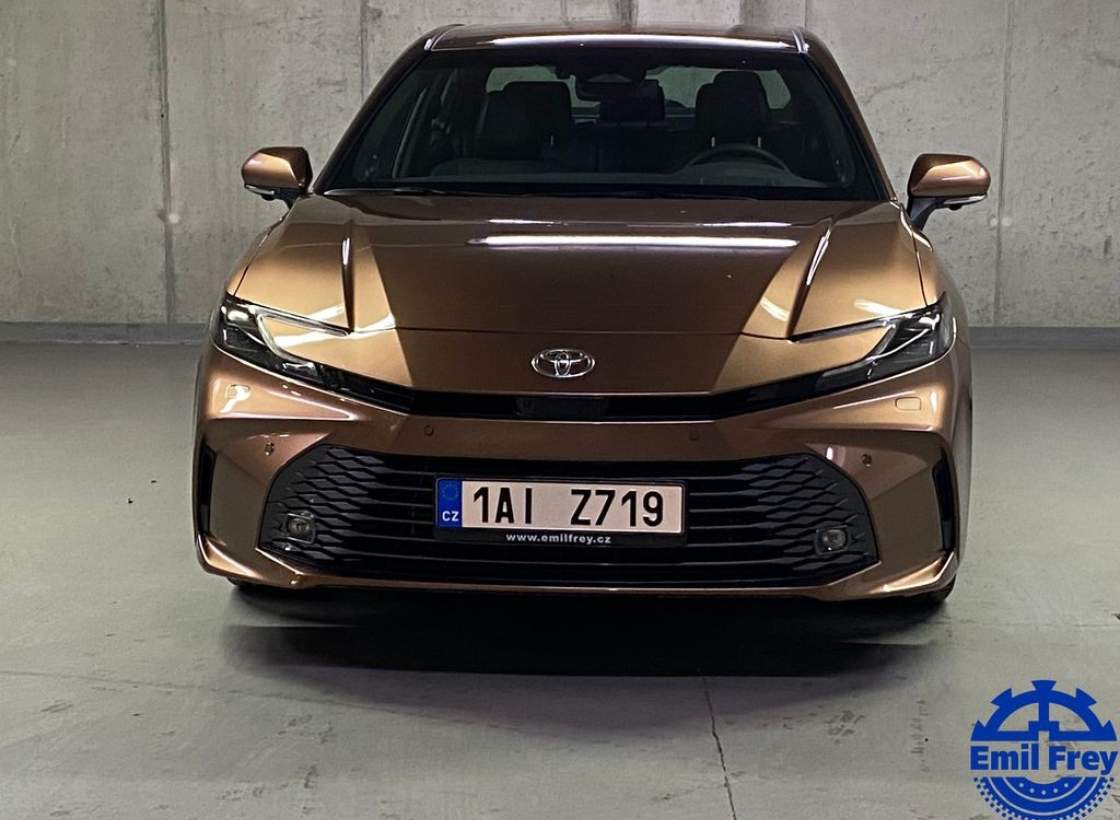 Toyota - Camry