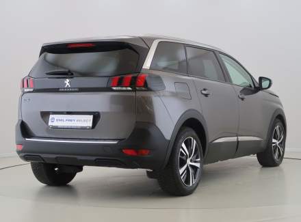 Peugeot - 5008