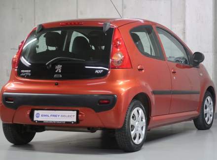Peugeot - 107