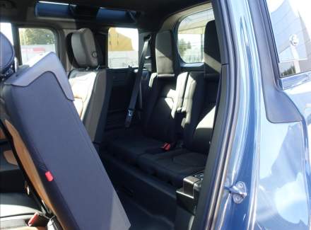 Land Rover - Defender