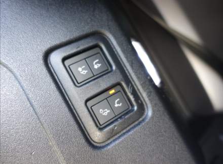 Land Rover - Defender