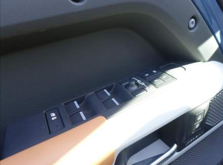 Land Rover - Defender