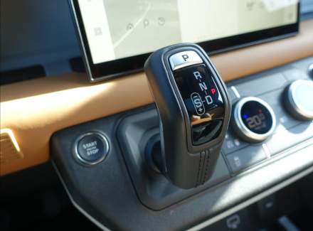 Land Rover - Defender