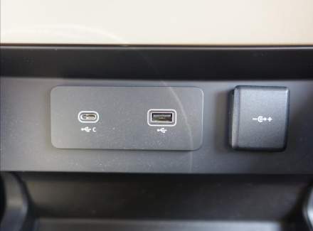 Land Rover - Defender