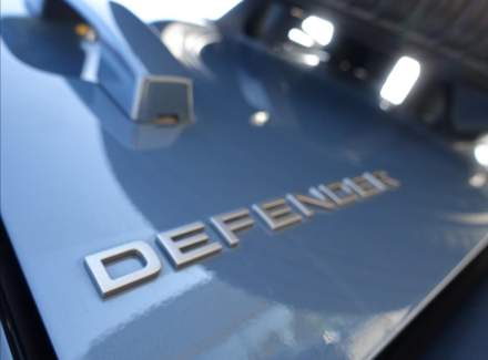 Land Rover - Defender