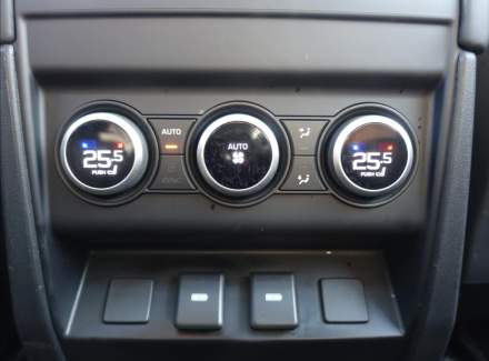 Land Rover - Defender