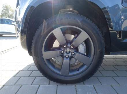 Land Rover - Defender