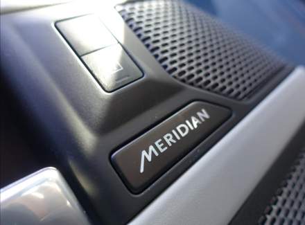 Land Rover - Defender