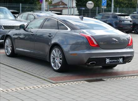 Jaguar - XJ