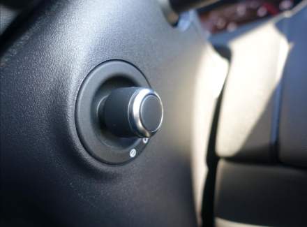 Land Rover - Range Rover Velar