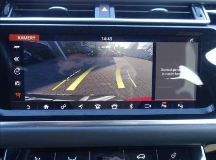 Land Rover - Range Rover Velar