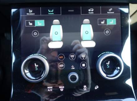 Land Rover - Range Rover Velar