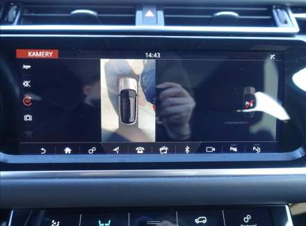 Land Rover - Range Rover Velar