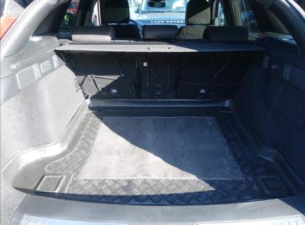 Land Rover - Range Rover Velar