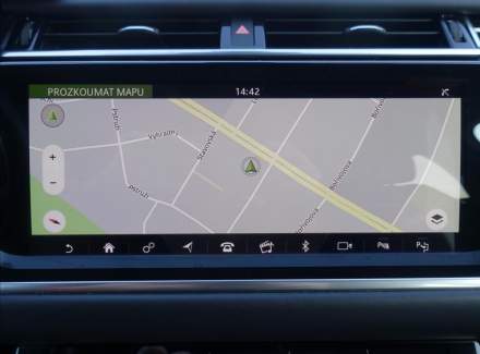 Land Rover - Range Rover Velar