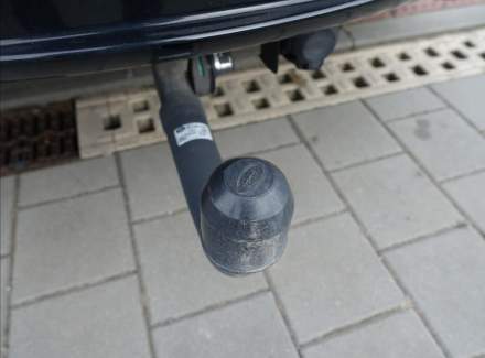 Land Rover - Range Rover Velar